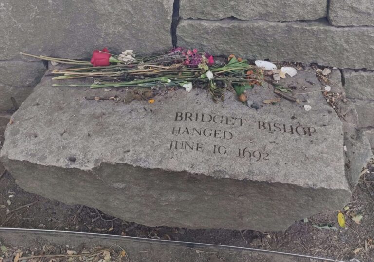 streghe salem memoriale